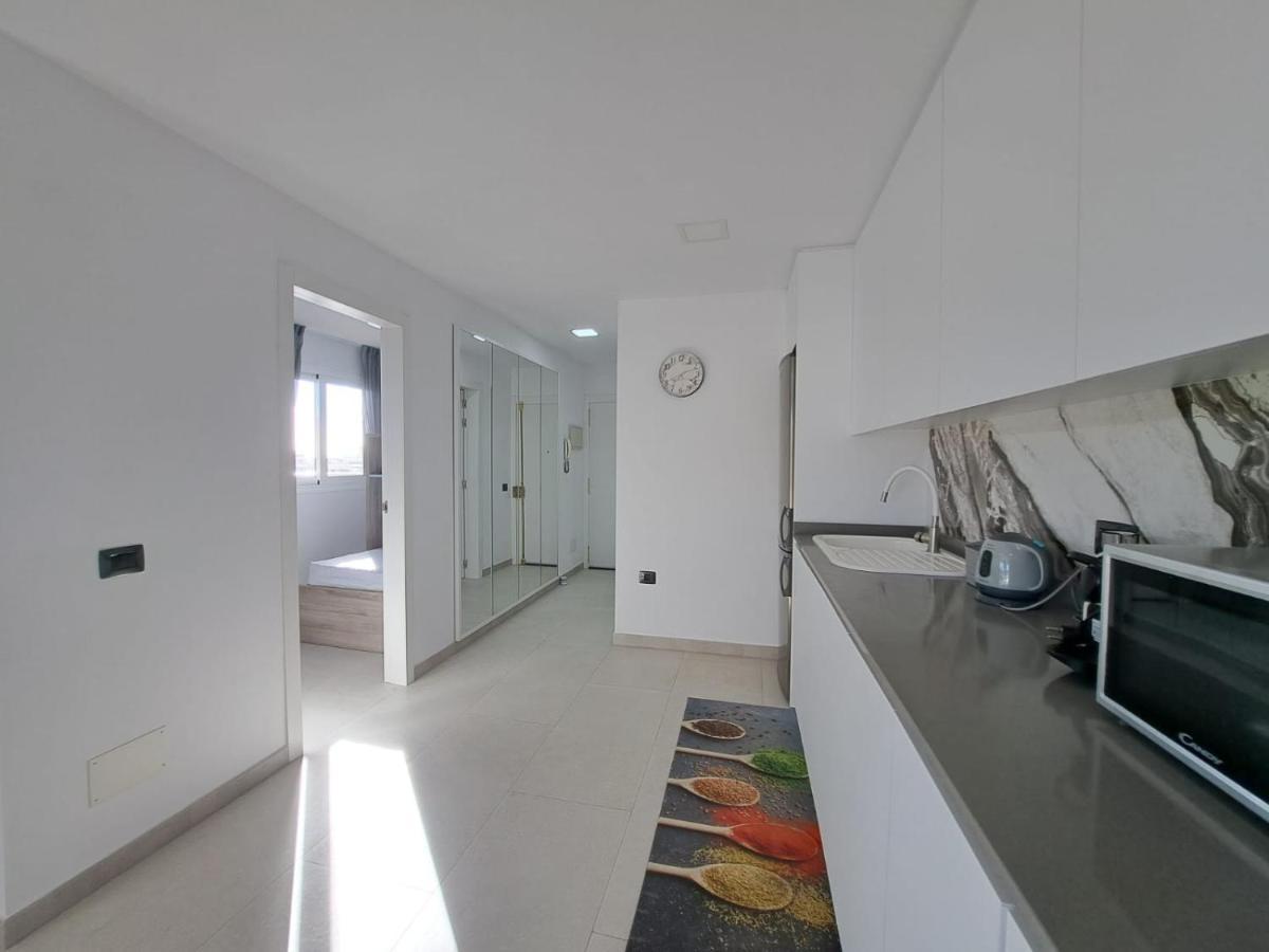 Newly Reformed 2 Bedroom Apartment In The Center Of Los Cristianos Los Cristianos  Exteriér fotografie