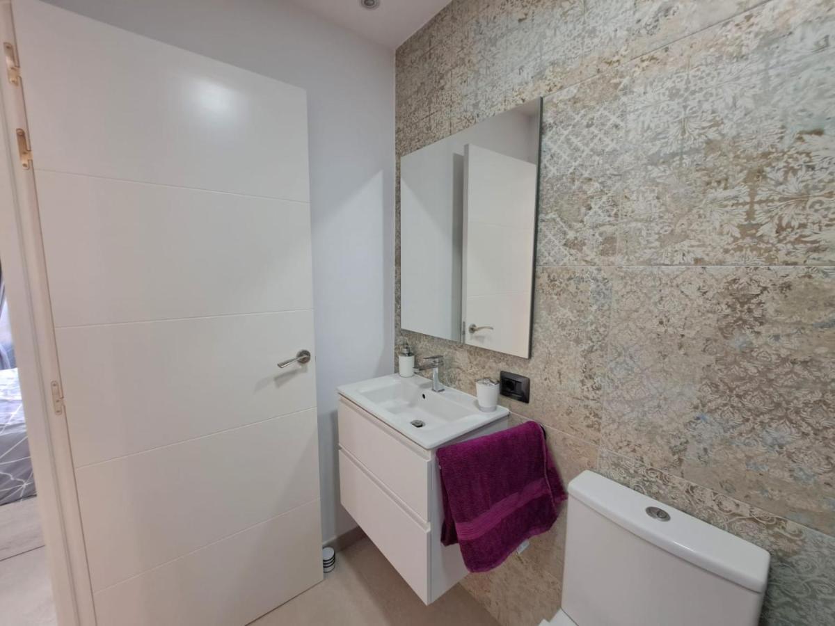 Newly Reformed 2 Bedroom Apartment In The Center Of Los Cristianos Los Cristianos  Exteriér fotografie